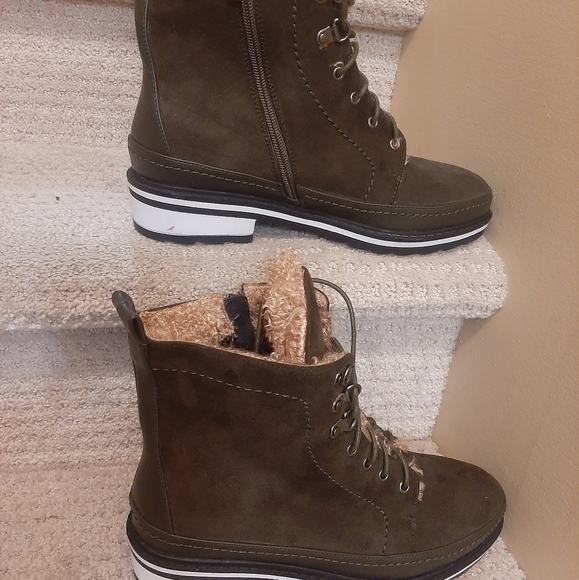 Winter Boots - Picture 7 of 11